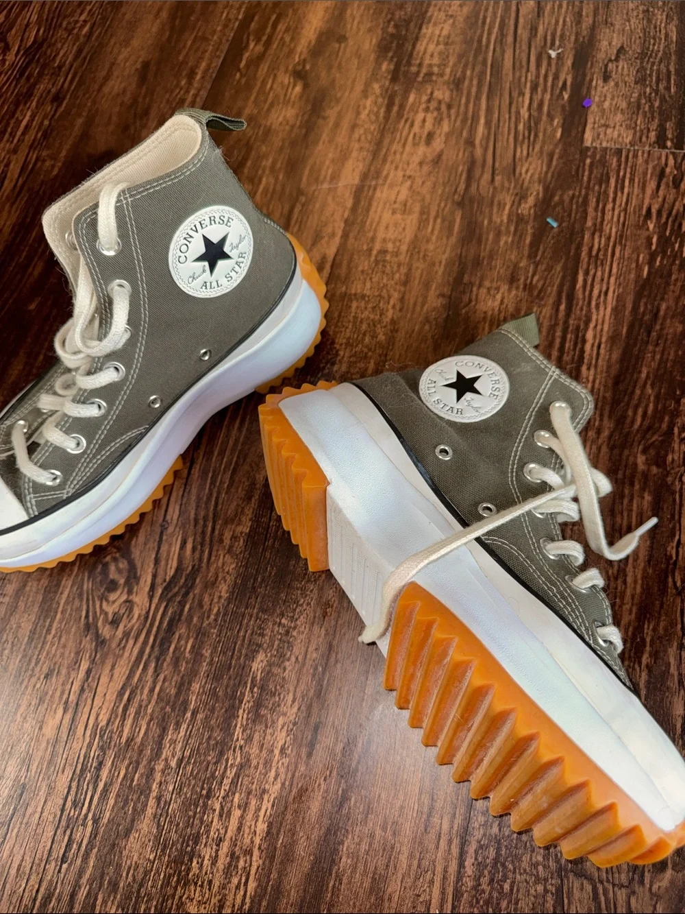 Woman’s Platform Sage Green Chuck Taylor Converse